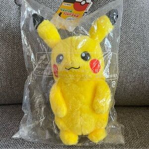 BNIB Japan 25cm Pokémon Pikachu Plush